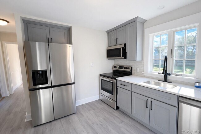 Foto del edificio - 474 N Bedford Rd