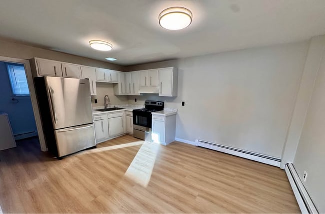 Building Photo - 147 State St