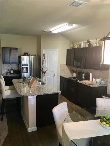 Building Photo - 172 Voss