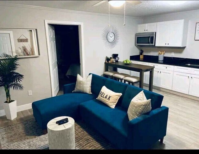 Foto del edificio - One Bedroom One Bath Apartment