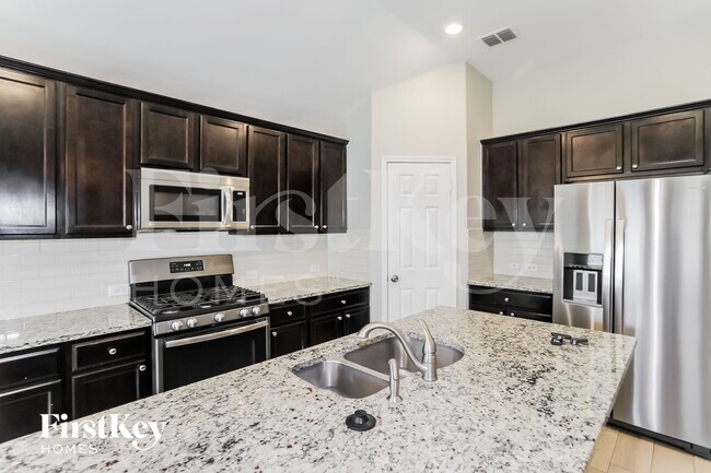 Foto del edificio - 14541 Serrano Ridge Rd