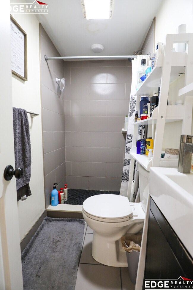 Foto del edificio - 21-23 Weitz St. Unit 1