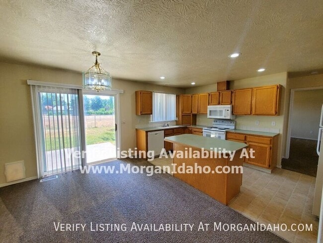 Foto del edificio - 655 W Waterbury Dr