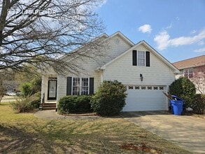 Building Photo - 837 Chapel Dr