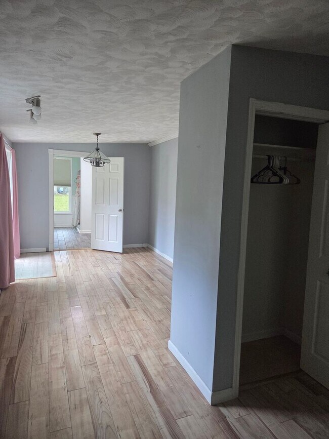 Building Photo - 85 Bridle Way