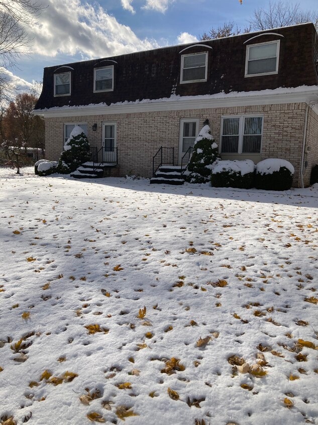 Primary Photo - 1436 North Rd SE