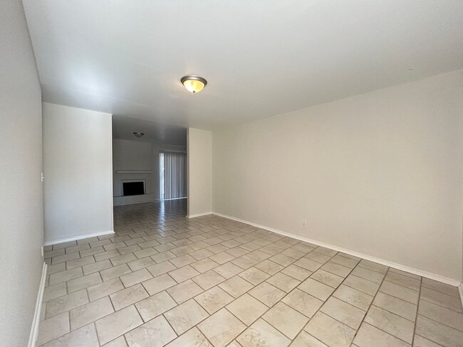 Building Photo - For Lease | Midtown Tulsa - Duplex | Avail...