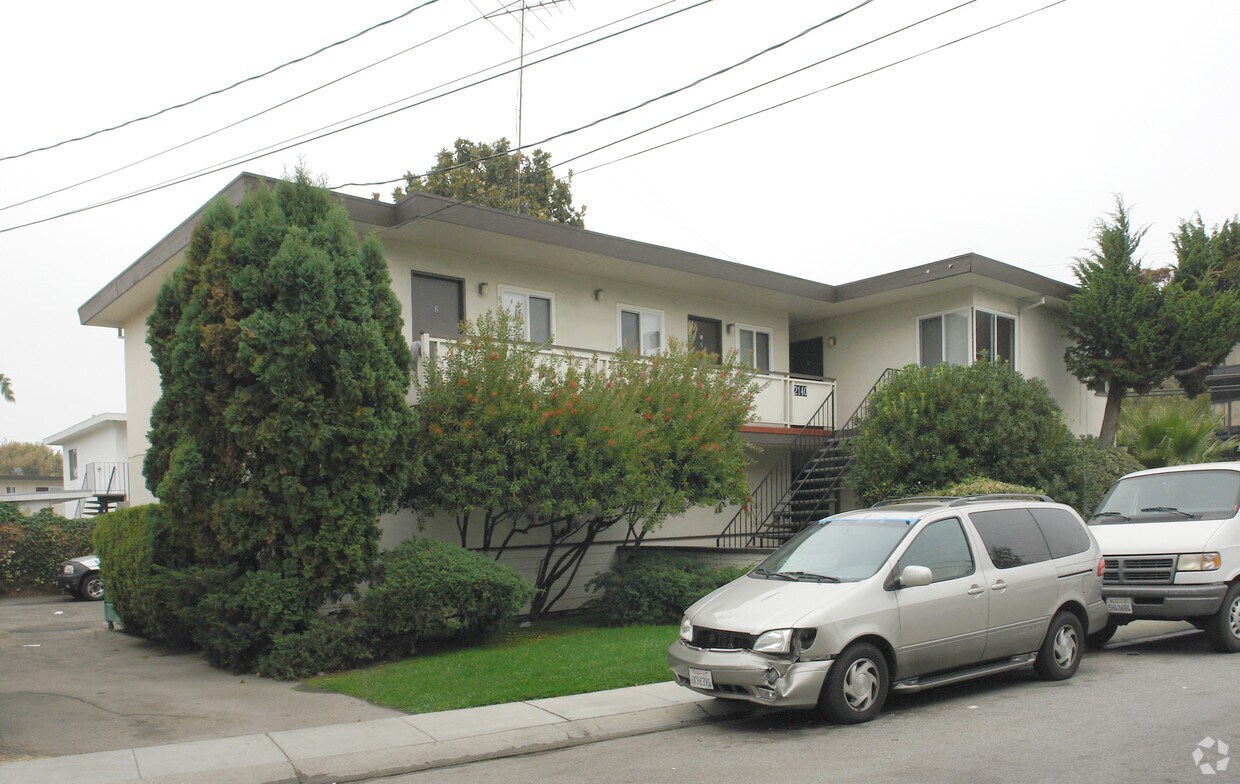 Building Photo - 2140 Marlboro Ct