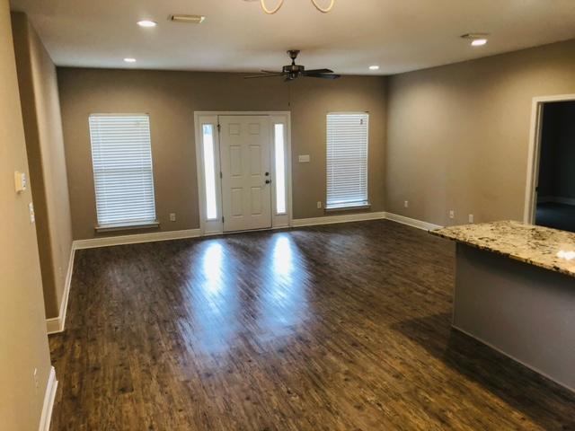 Foto del edificio - 7374 Pearson Ln