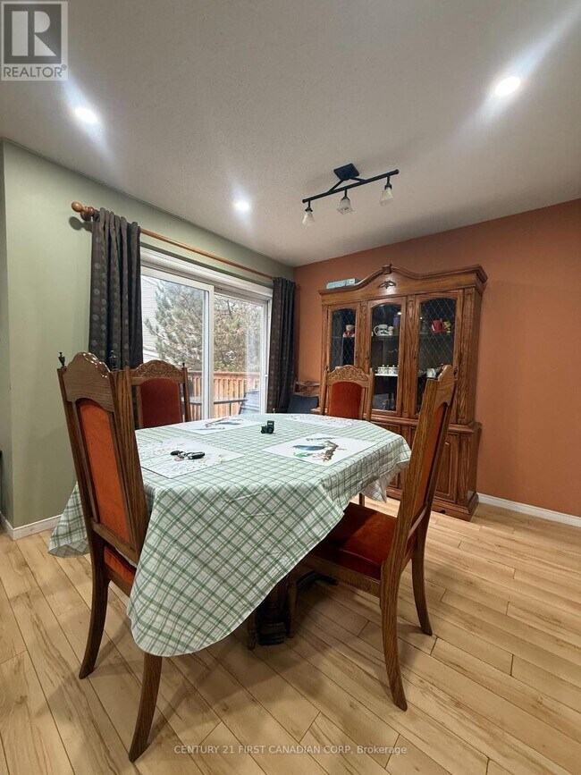 Photo du bâtiment - 9 Ailsa Pl