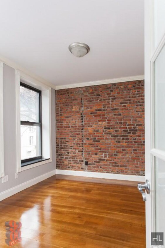 Foto del edificio - Renovated East Village 2-Bedroom with Pre-...