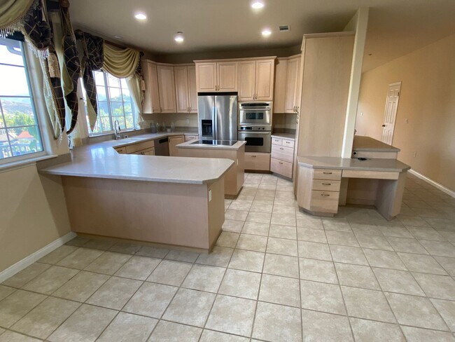 Building Photo - 1446 Fuerte Heights Ln