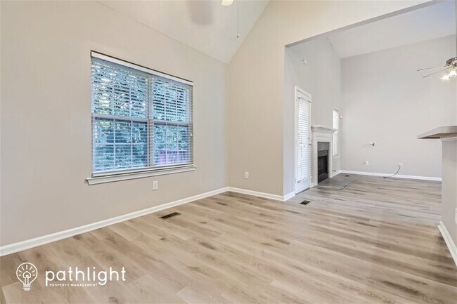 Building Photo - 140 River Birch Trce