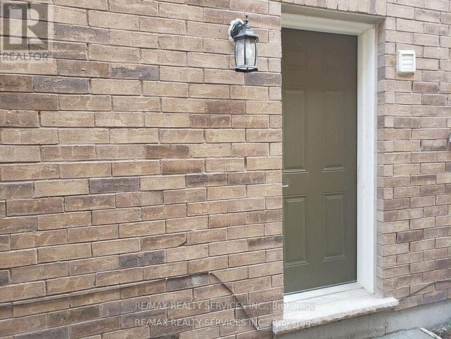 Building Photo - 44 Branigan Cres
