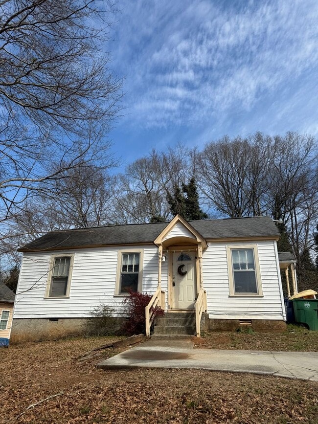 Building Photo - 145 Herring St