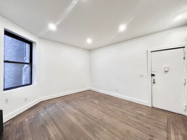 Foto del edificio - 45 Tiemann Pl