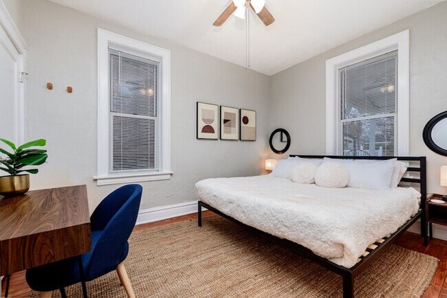 Building Photo - 3960 Tholozan Ave