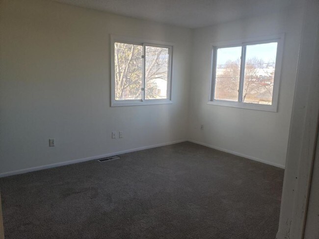 Building Photo - 304 Clay Street