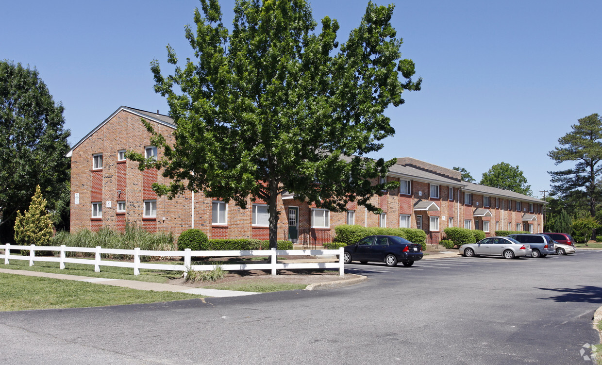 Building Photo - Villa Terrace