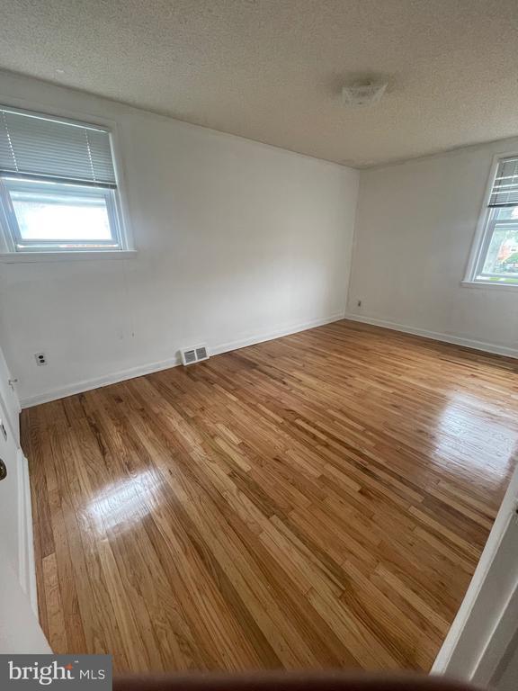 Building Photo - 2135 Oakmont St