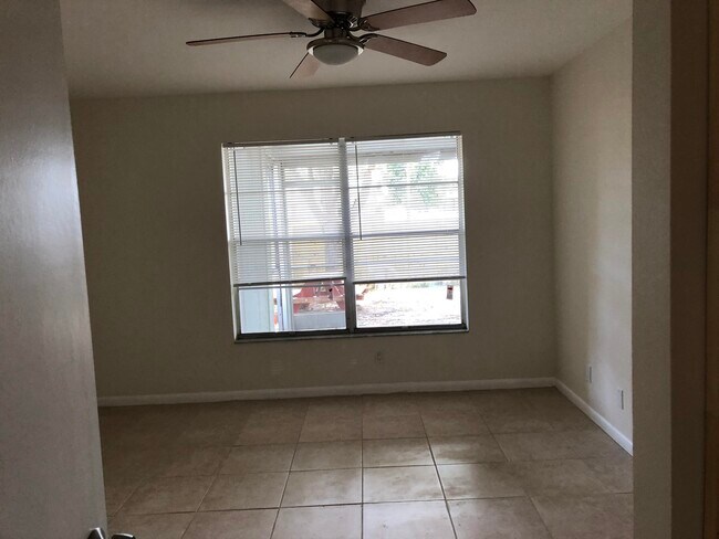 Foto del edificio - 280 Palmetto Ct