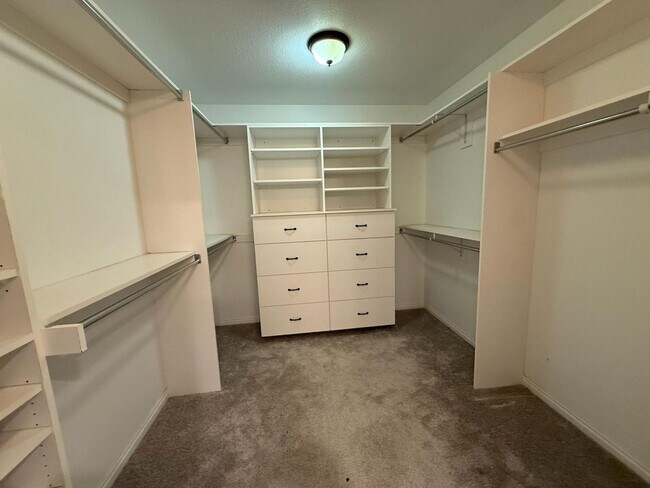 Foto del edificio - 3849 Bingham Creek Dr