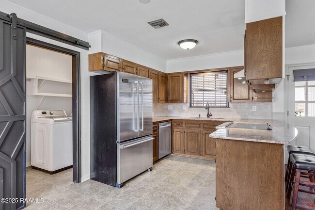 Foto del edificio - 315 S Philo Dr