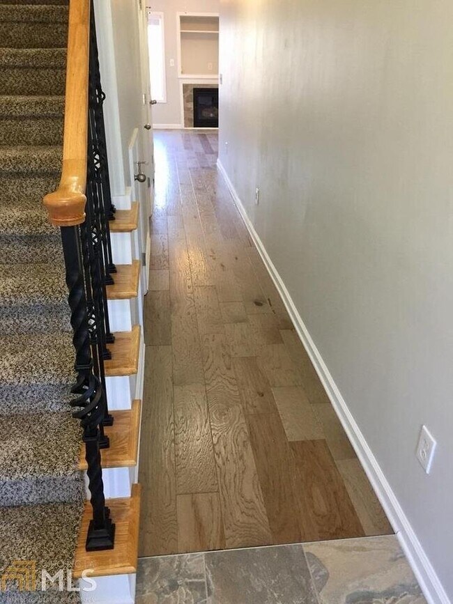 Foto del edificio - 138 Creekwood Dr