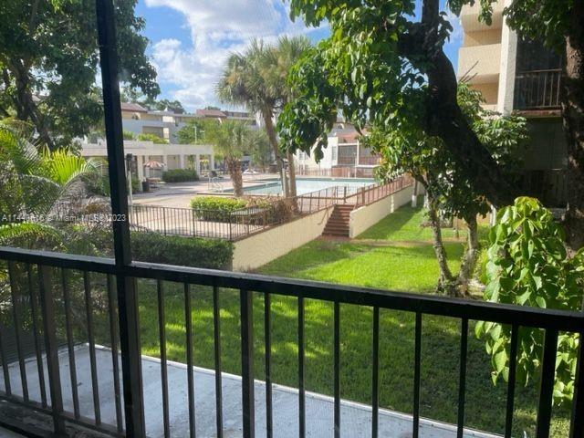 Building Photo - 8810 Fontainebleau Blvd