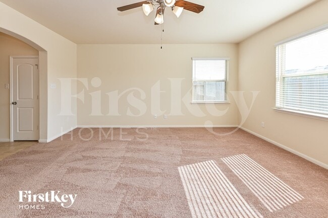 Building Photo - 10502 Lake of the Ozarks Dr