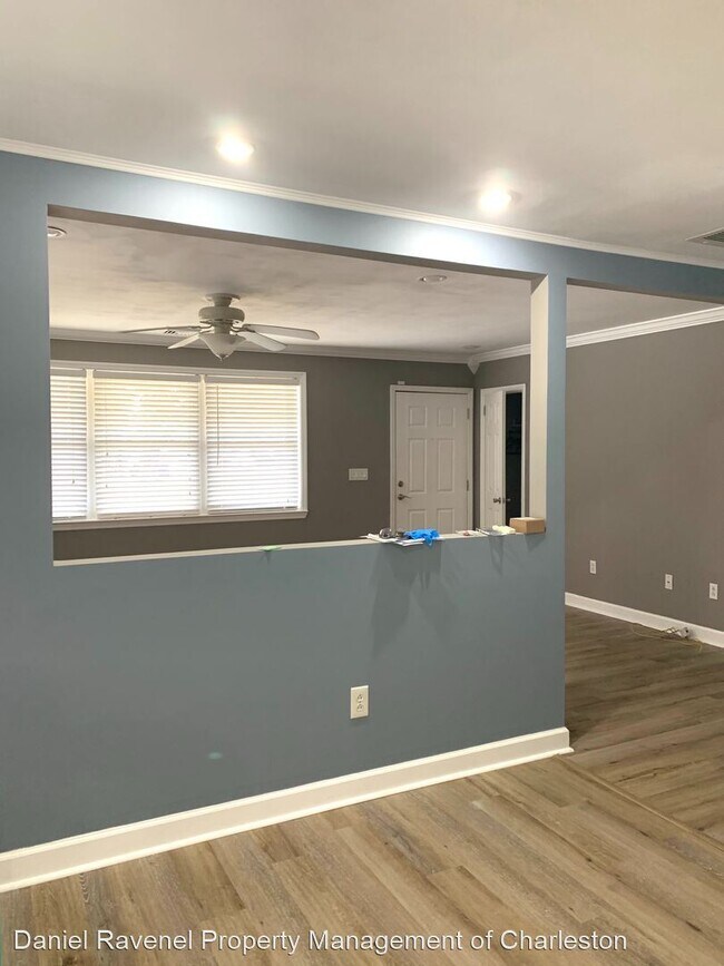 Building Photo - 3 br, 1 bath House - 326 Stinson Drive