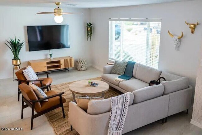 Foto del edificio - 8631 E Valley View Rd