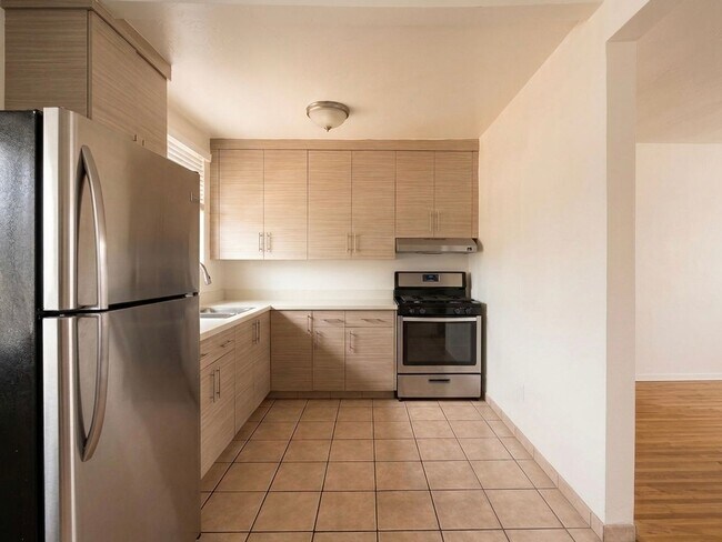 Foto del edificio - Charming Light-Filled 2BR in North of Adams Ave in University Heights – Available May 10th