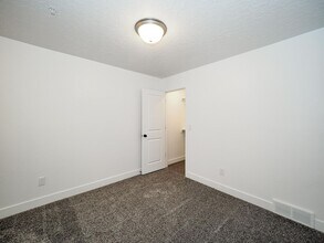 Building Photo - 4212 W Coral Pink Ct