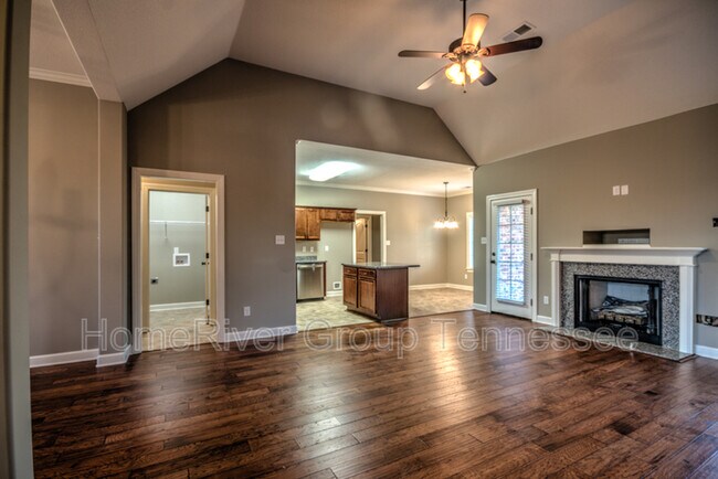 Building Photo - 7915 Country Lake Dr