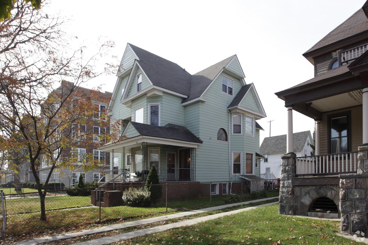 Foto del edificio - 628 S Westnedge Ave