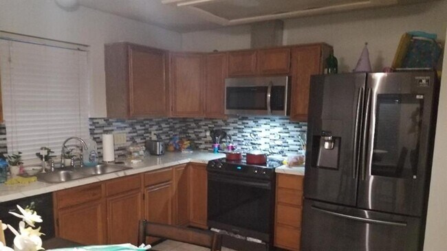 Foto del edificio - 5418 Imperial Grove Dr