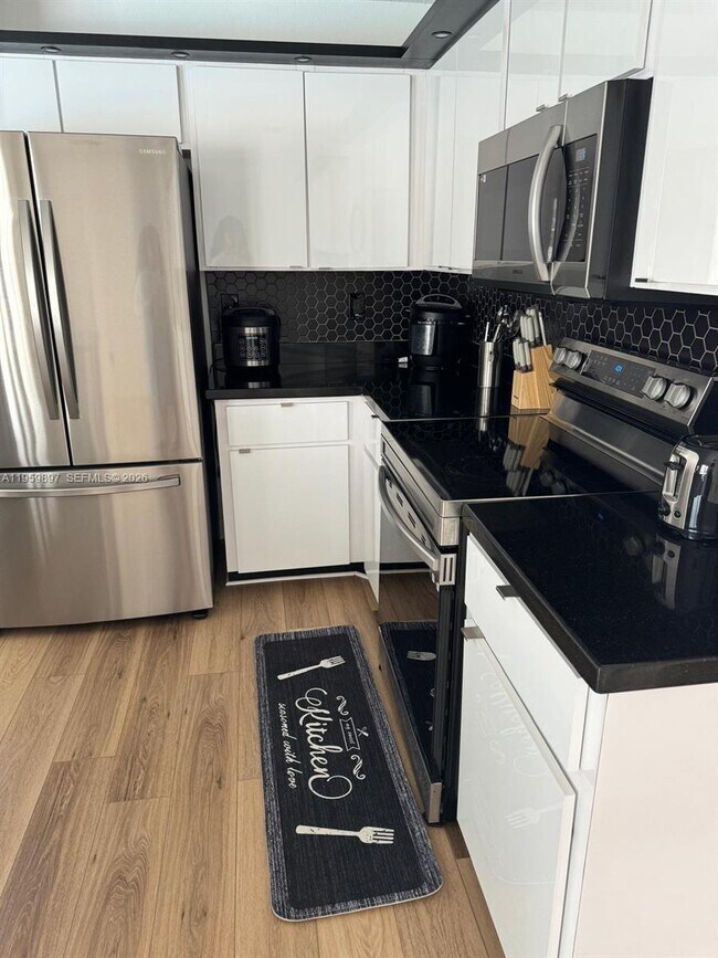 Foto del edificio - 2359 Kings Crest Rd