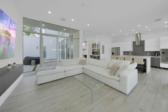 Building Photo - 5720 Coral Way