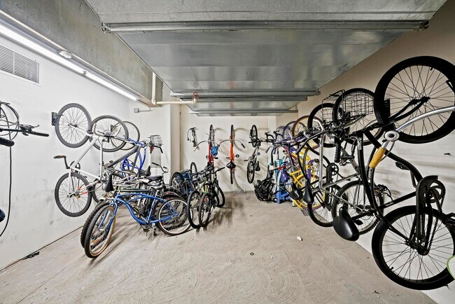 Building Photo - 1025 Island Ave