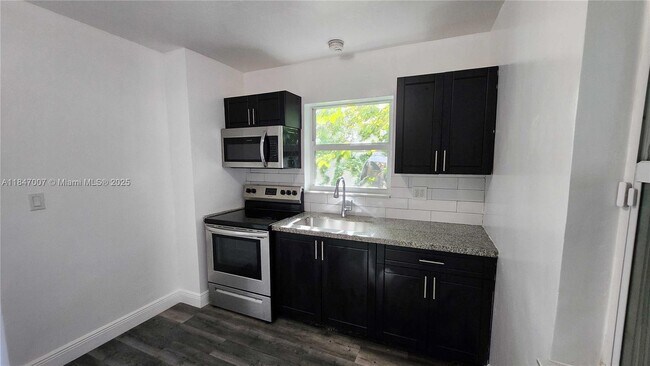 Foto del edificio - 164 NW 69th St