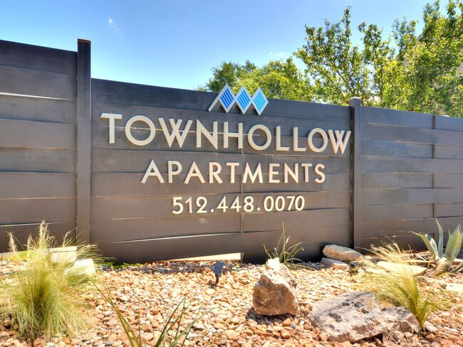 Interior Photo - Townhollow Apartments