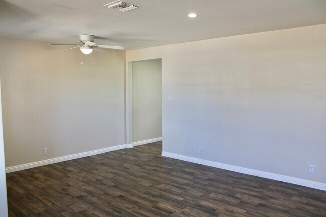 Living Room - 13500 Osborne St