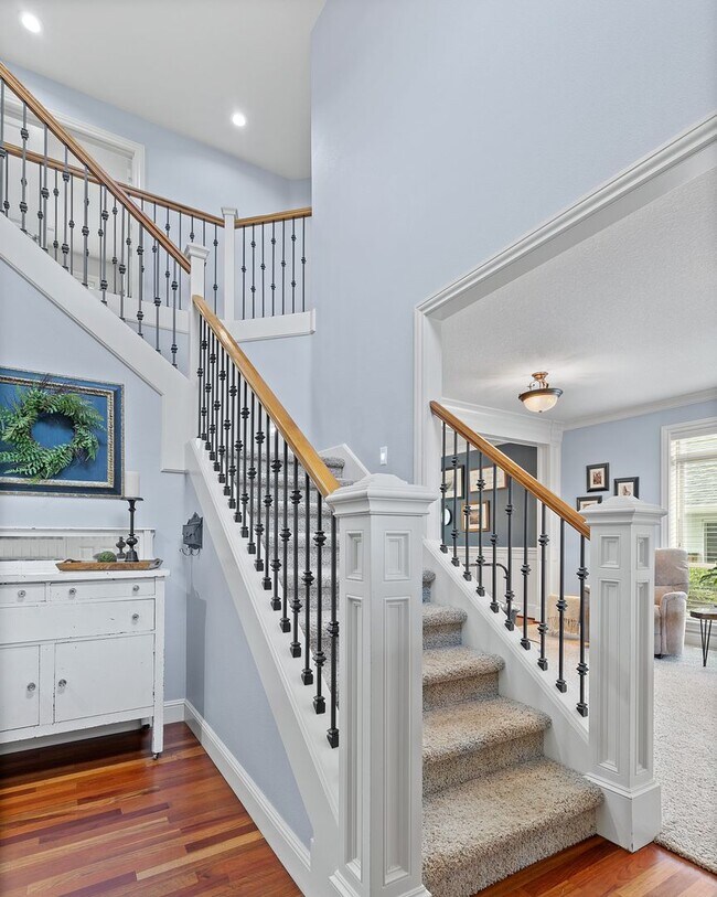 Building Photo - Desirable Oregon City / Luxury Home, High End Amenities, Central Air, Central Vac, Tank-less Hot ...