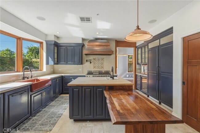 Foto del edificio - 6750 Andover Ln