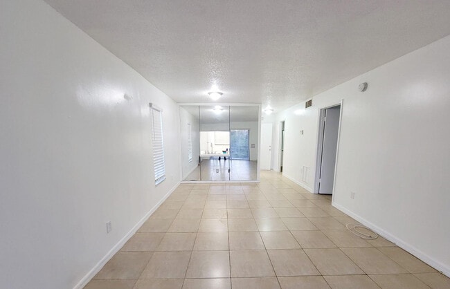 Foto del edificio - 2800 NW 56th Ave