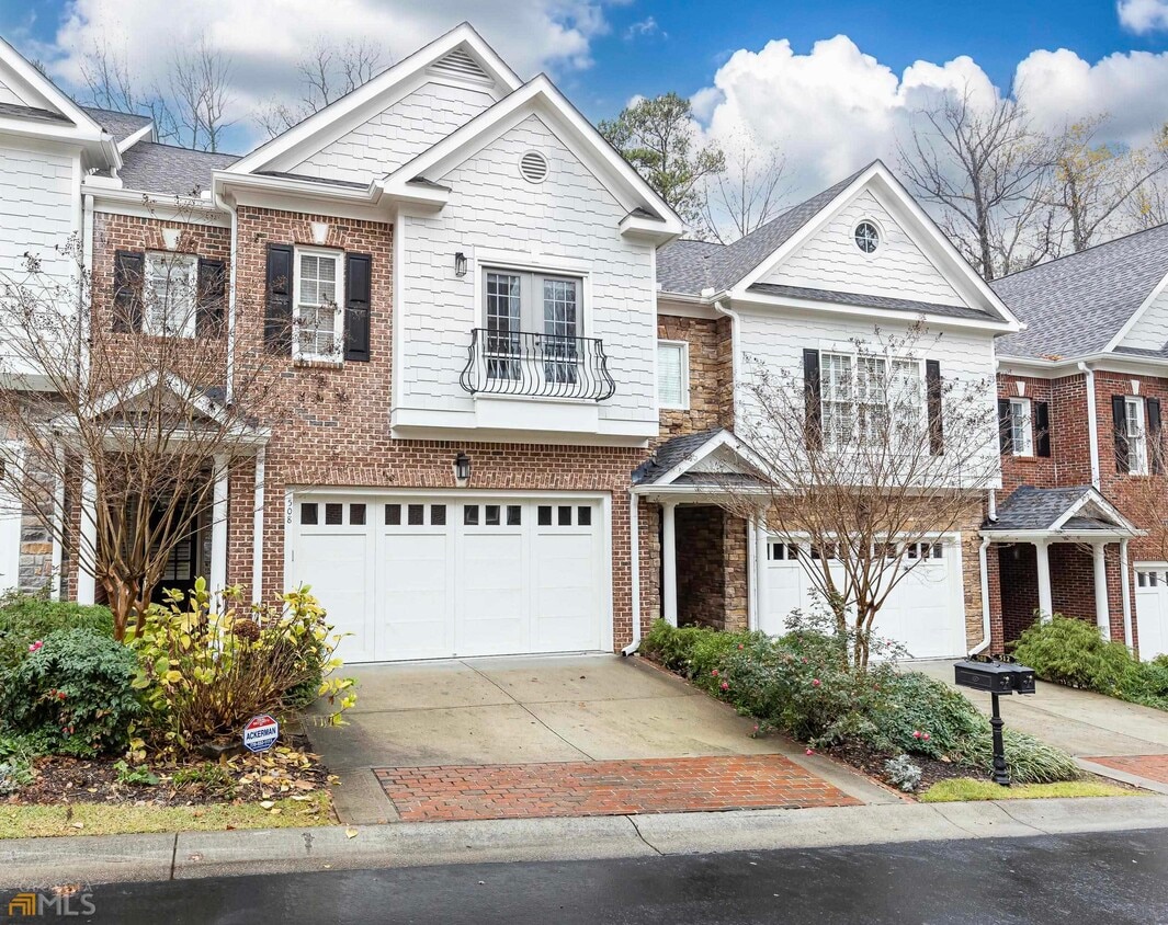 Primary Photo - 5492 Glenridge Dr
