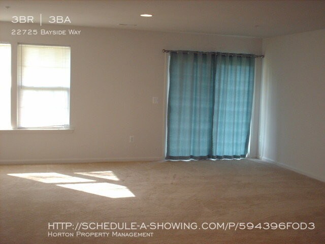 Foto del edificio - 3 Bedroom, 2.5 Bath 3 Story Townhome