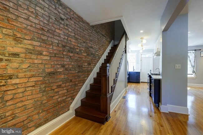 Building Photo - 1123 7th St NE