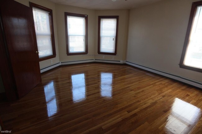 Building Photo - 4 br, 1.5 bath  - 51 Aldie St # G1
